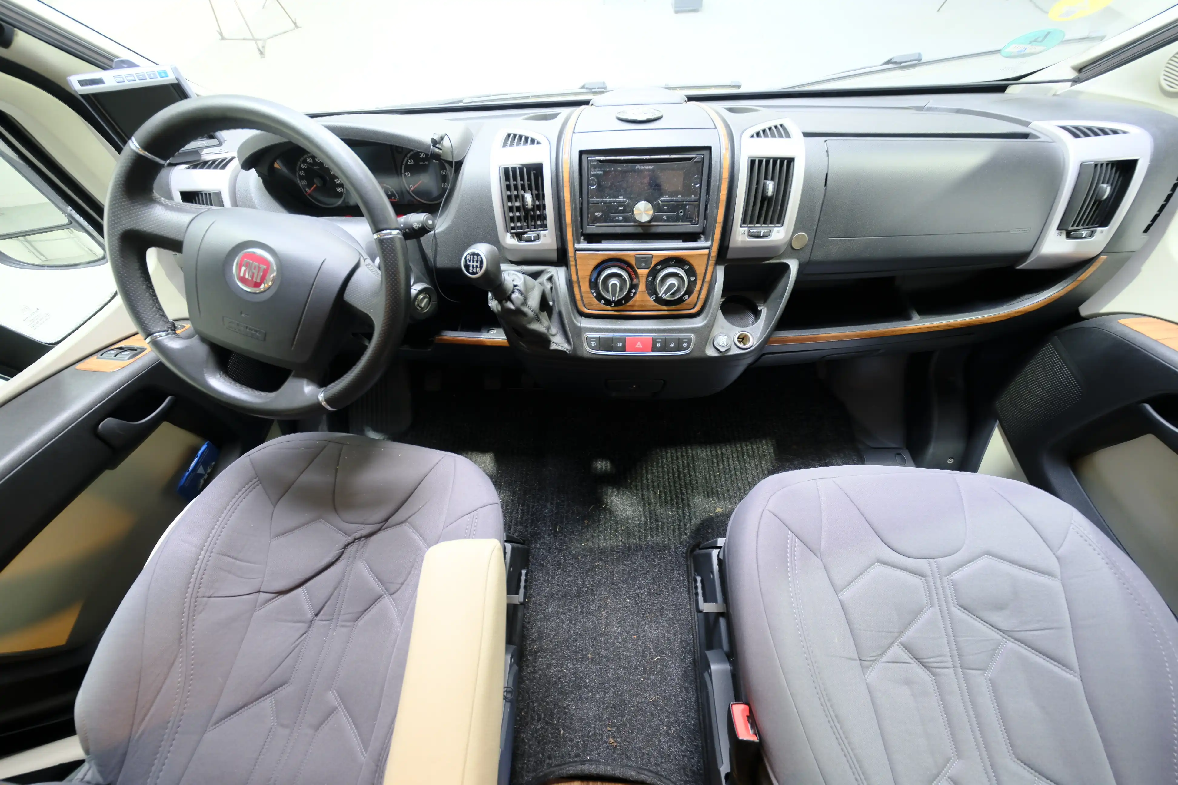 HYMER-ERIBA T 578 Premium 50 - Ansicht 5